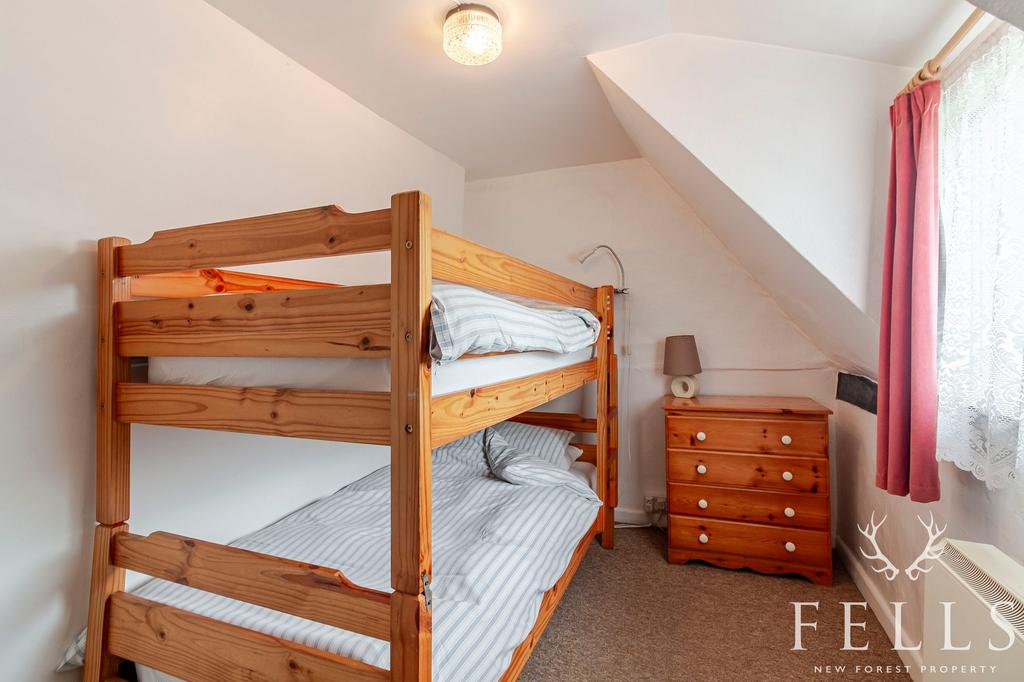 Wishing Well: Bedroom 3