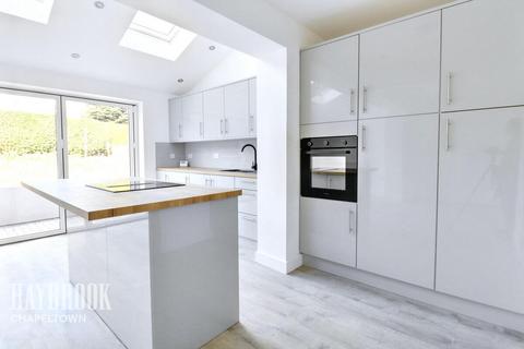 11 Hazel Grove, Chapeltown, Sheffield, S35 1TW