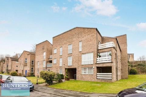 1 bedroom flat for sale, Frizley Gardens, Frizinghall, Bradford, West Yorkshire, BD9 4LY