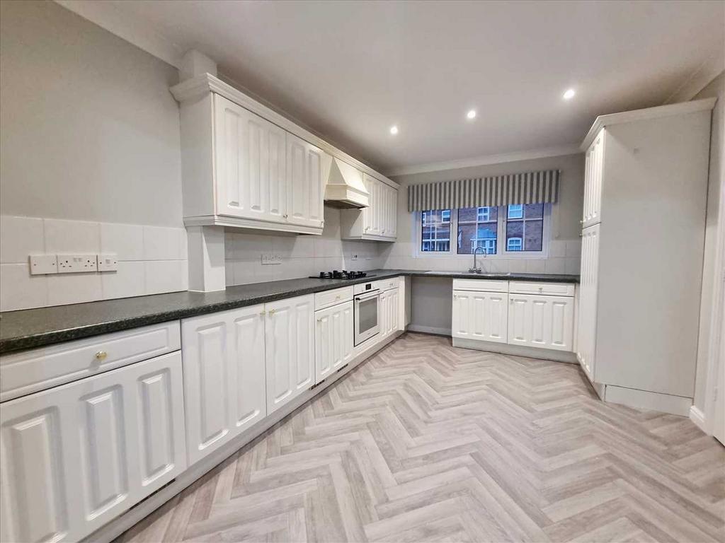 Kitchen: