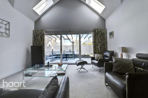 4 bedroom barn conversion for sale, Turnpike Road, Swindon