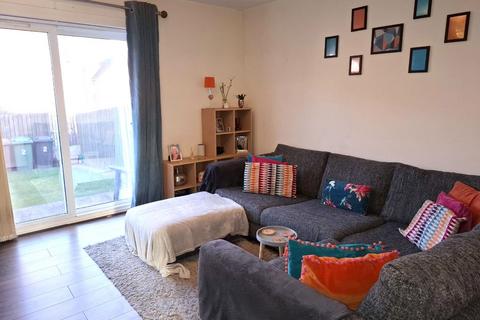 3 bedroom townhouse to rent, Shone Court, Morley, Leeds