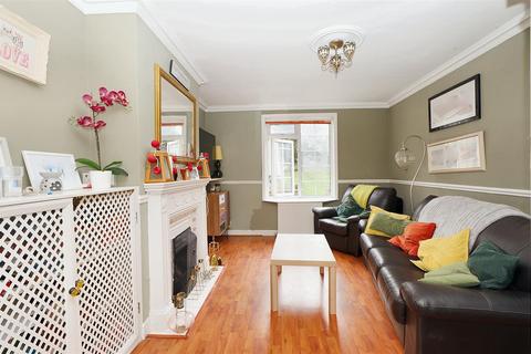 70 Hillside Avenue, Borehamwood, WD6 1HL