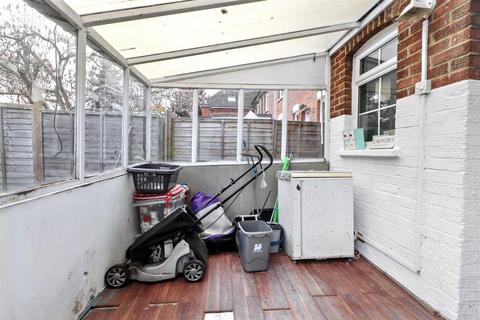 70 Hillside Avenue, Borehamwood, WD6 1HL