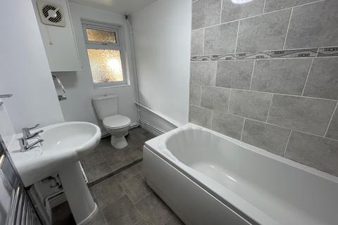 1 bedroom apartment to rent, Wellington Street, Gravesend, Kent, DA12 1JB