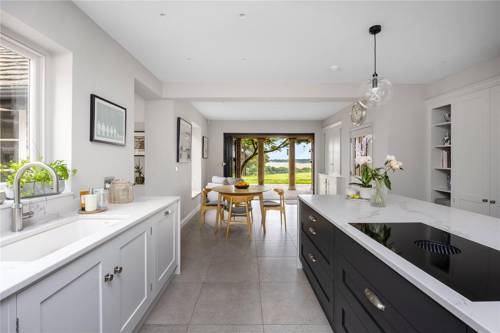 Kitchen/Breakfast