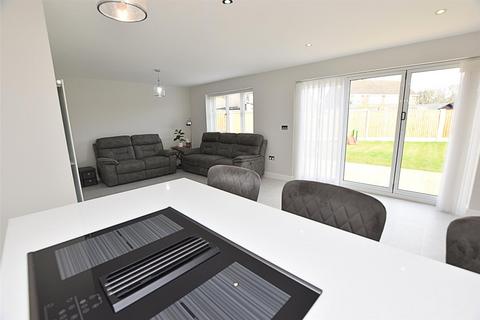 3 Chestnut Road, Waltham, Grimsby, DN37 0DF