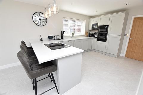 3 Chestnut Road, Waltham, Grimsby, DN37 0DF
