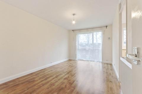 19 Larch Close, London, N11 3NU