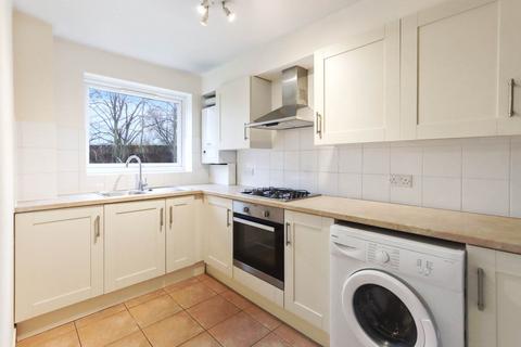 19 Larch Close, London, N11 3NU
