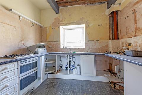Brook House Brookside, Bradwell, Hope Valley, S33 9HF