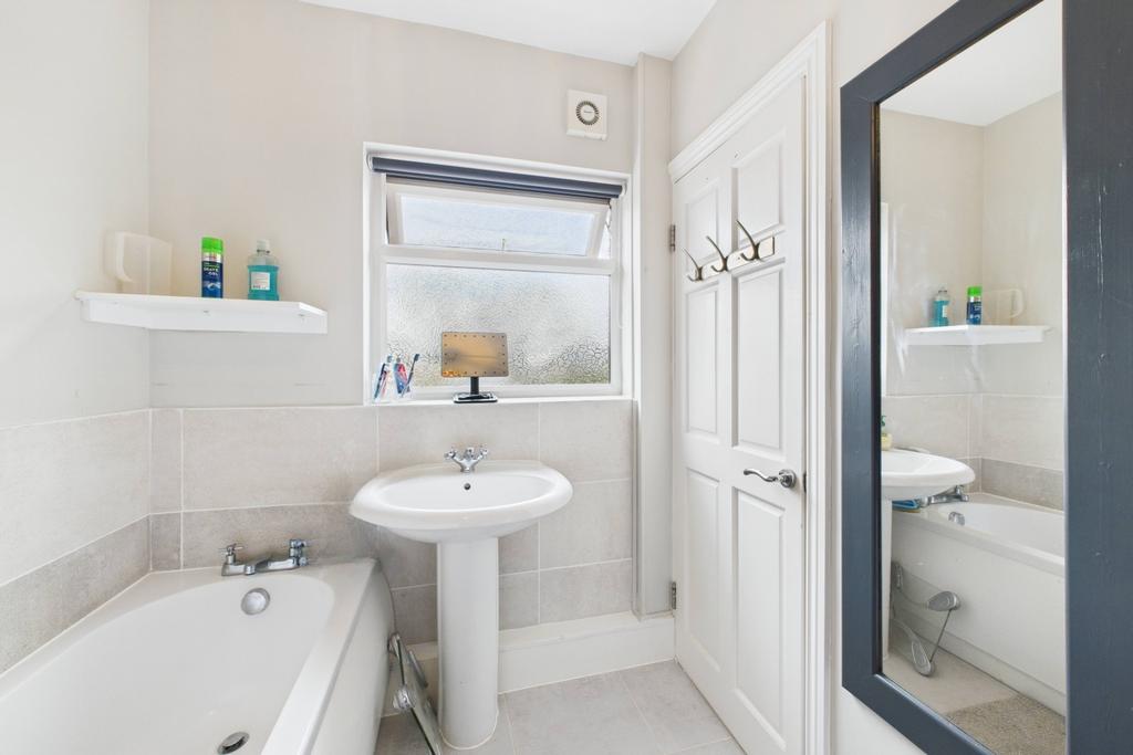 Main Bedroom Ensuite