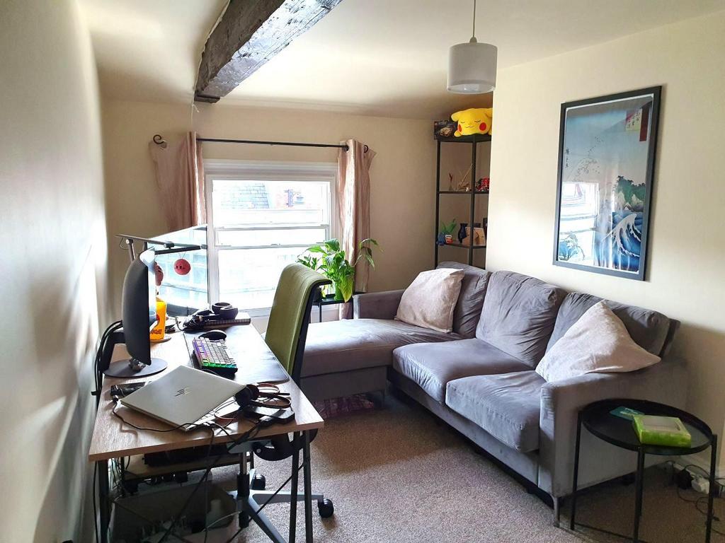 Living Room.jpg