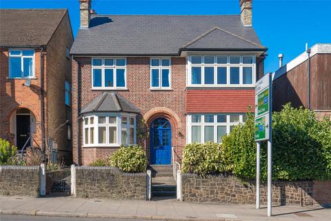 undefined, Brownlow Road, London, N11