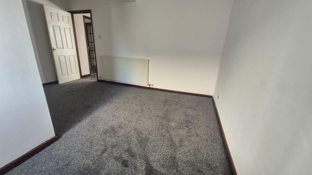 7 ER BEdroom 1 1.jpeg