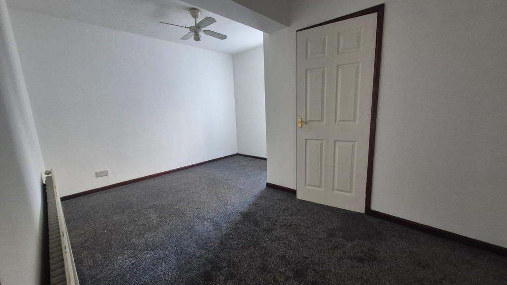 7 ER Bedroom 1 3.jpeg