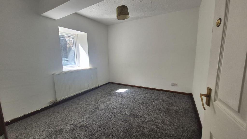 7 ER Bedroom 2 5.jpeg