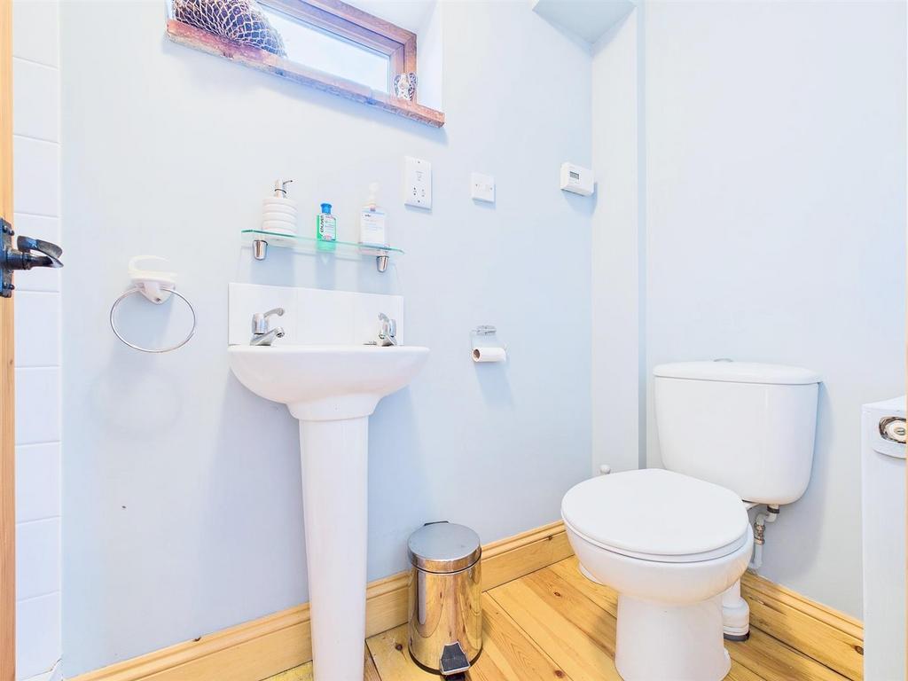 Annexe Shower Room