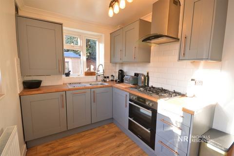 41 Mansfield Road, Chessington, KT9 2PJ