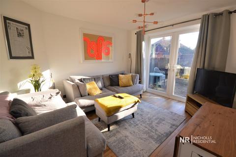 41 Mansfield Road, Chessington, KT9 2PJ