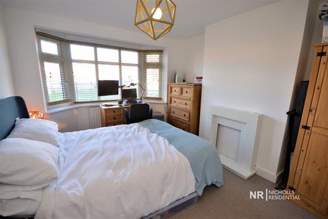 41 Mansfield Road, Chessington, KT9 2PJ