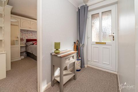 3 bedroom detached bungalow for sale, 5 Sadlers Close, Ryde