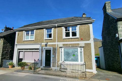 2 bedroom flat for sale, Meirionfa, High Street, Harlech