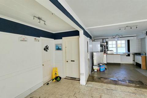 2 bedroom flat for sale, Meirionfa, High Street, Harlech