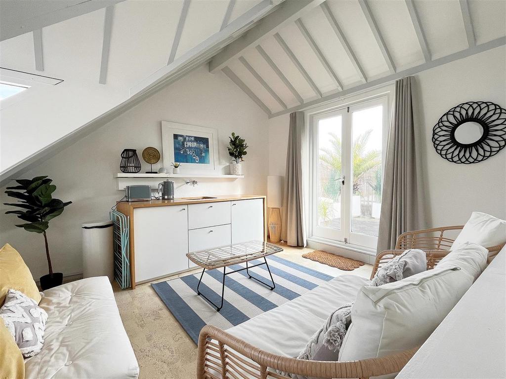 Top Floor Sitting Room.jpg