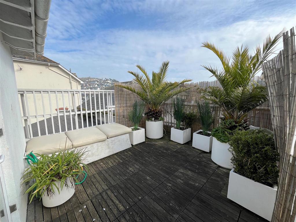 Entertainment Deck.jpg