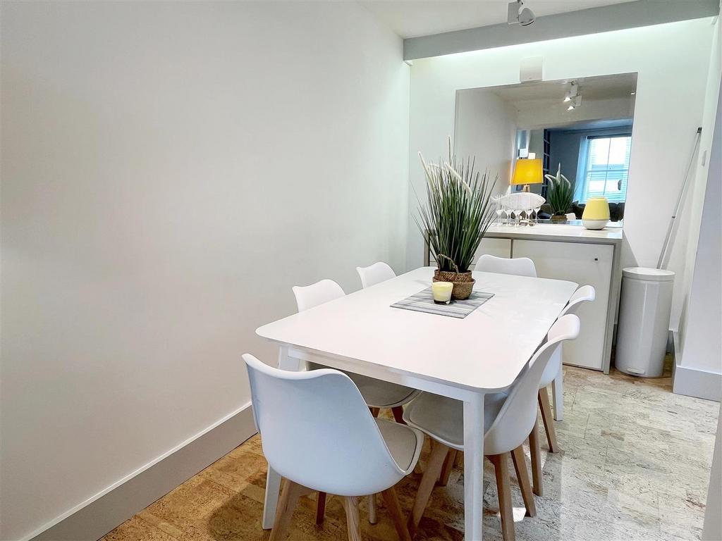 Dining Area.jpg