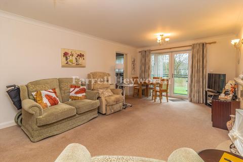 2 bedroom flat for sale, Riverside, Preston PR1