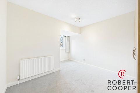 17 Pepys Close, Uxbridge, UB10 8NX