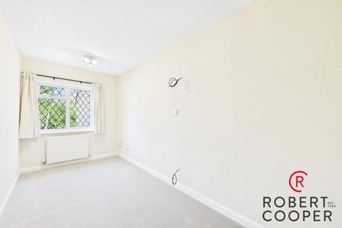 17 Pepys Close, Uxbridge, UB10 8NX