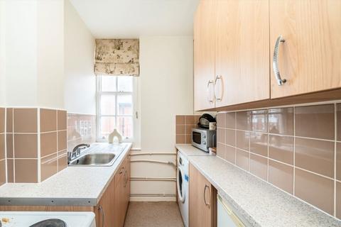 Studio to rent, Beaufort Street, London SW3