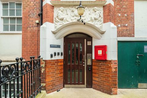 Studio to rent, Beaufort Street, London SW3