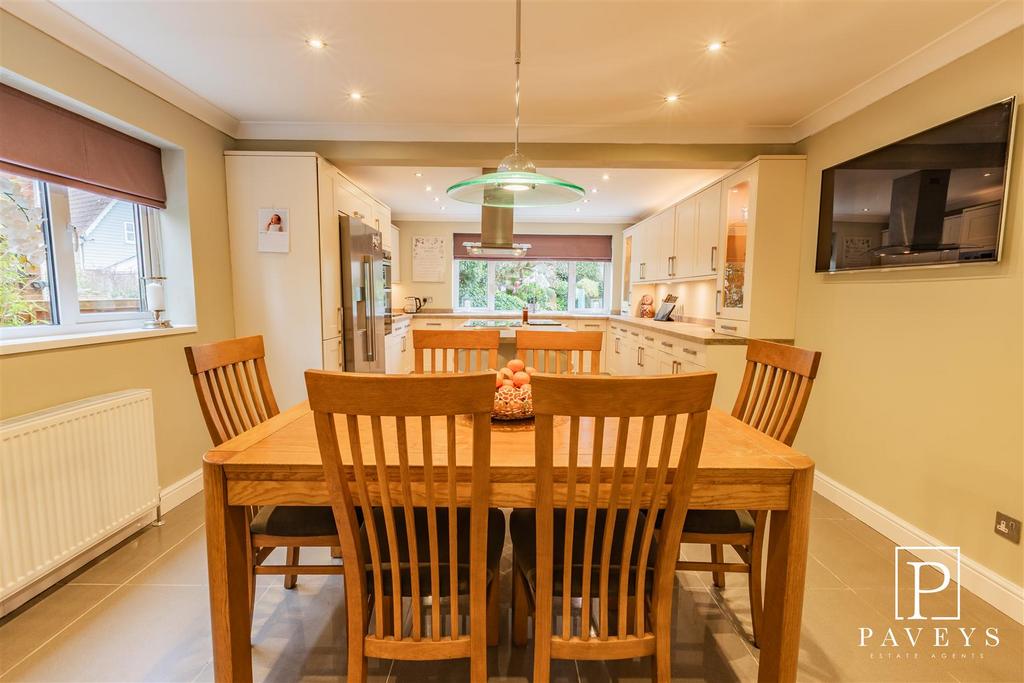 Kitchen diner