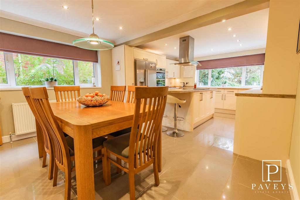 Kitchen diner