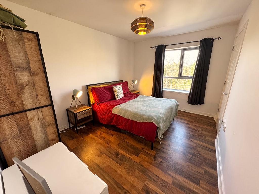 Bedroom 1 (1)