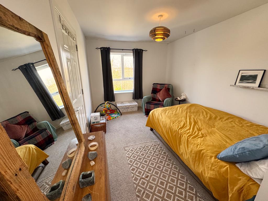 Bedroom 2 (1)