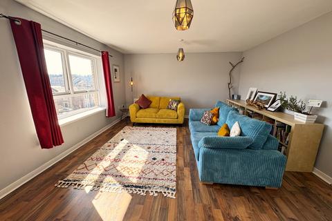 2/2, 3 Manse Brae, Glasgow, G44 5UG