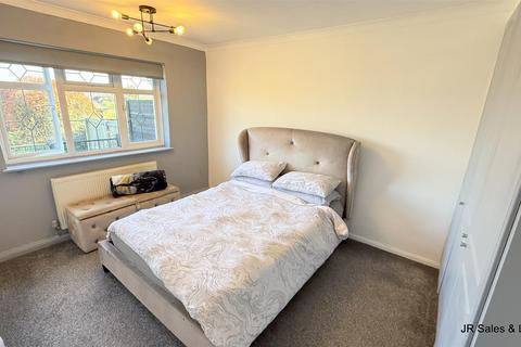 14 Pollards Close, Goffs Oak, Waltham Cross, EN7 5JP