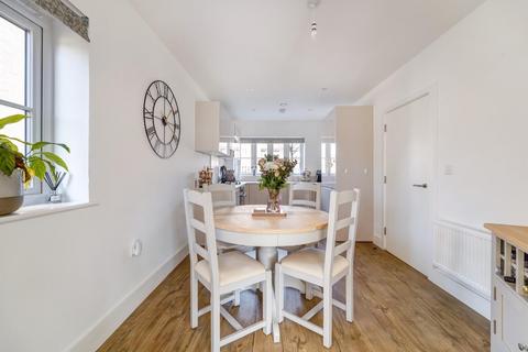 3 bedroom semi-detached house for sale, Aylsham Road, Tadworth