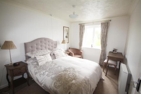 1 bedroom retirement property for sale, London Road, Patcham, Brighton