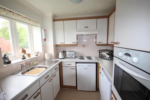 1 bedroom retirement property for sale, London Road, Patcham, Brighton