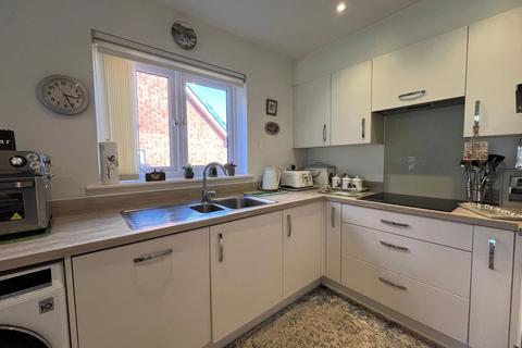6 Granite Close, South Molton, EX36 3FD