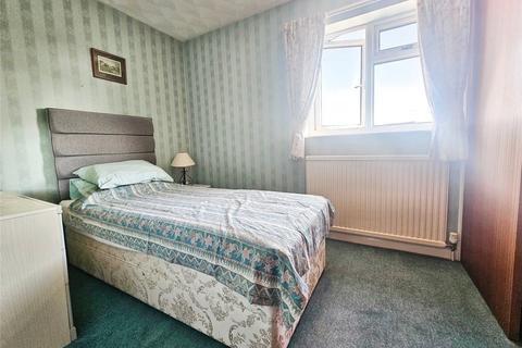 27 Edenside Drive, Attleborough, NR17 2EL