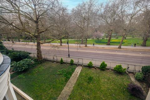 Flat 12, 4 Queen Annes Gate, London, SW1H 9AA