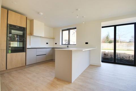 5 bedroom detached house for sale, Lower Pennington Lane, Lymington, Hampshire, SO41