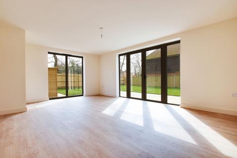 5 bedroom detached house for sale, Lower Pennington Lane, Lymington, Hampshire, SO41